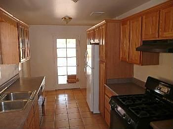 4th image of 3042 E Avalon Dr