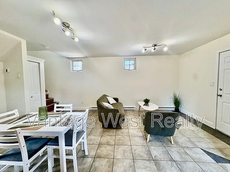 578B Cadder Ave — Photo 6