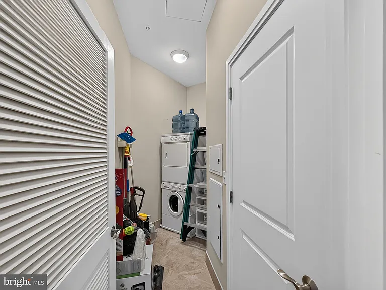 8220 Crestwood Heights Dr #1912 — Photo 44