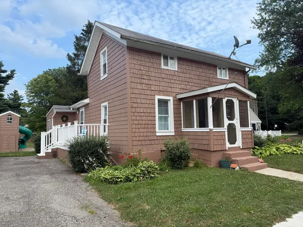 311 Tiffin St, Hudson, MI 49247