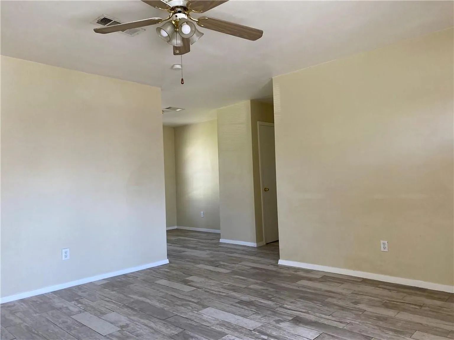 4 bed, 2.0 bath, 1353 sqft, $1,725 — Photo 4
