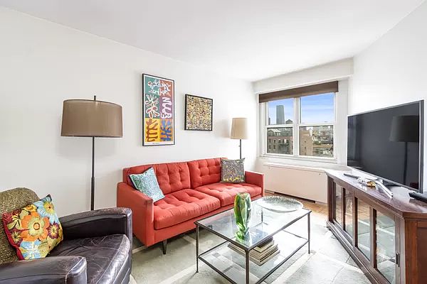 1st image of 101 W 12th St APT 19R