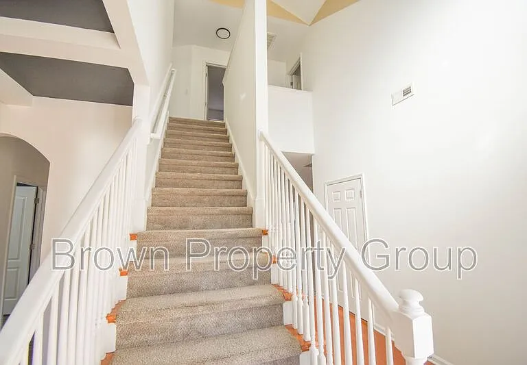 51 Craven Ct — Photo 2