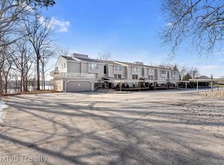 1731 Cliffs Lndg #202, Ypsilanti, MI 48198