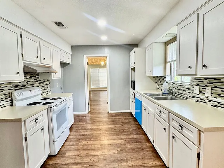5122 Moultrie Dr — Photo 8