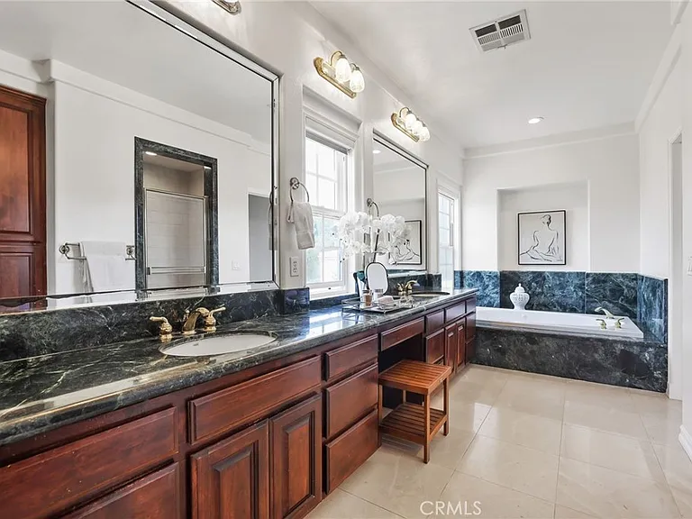2821 Copa De Oro Dr — Photo 29