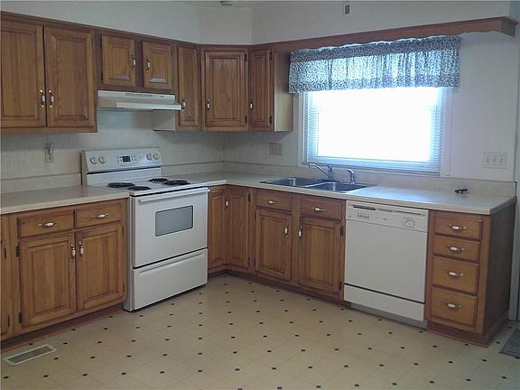 4th image of 801 E Osage St