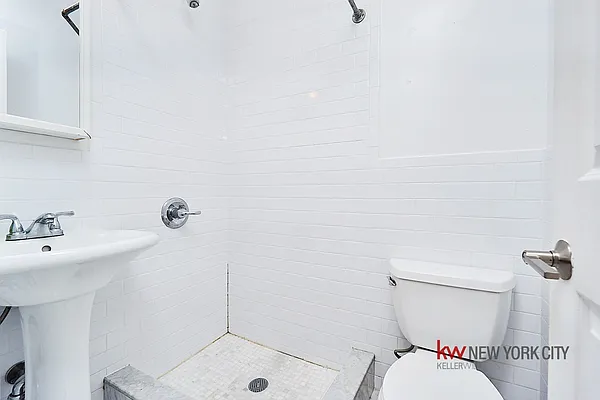 Rented by Keller Williams NYC | media 23
