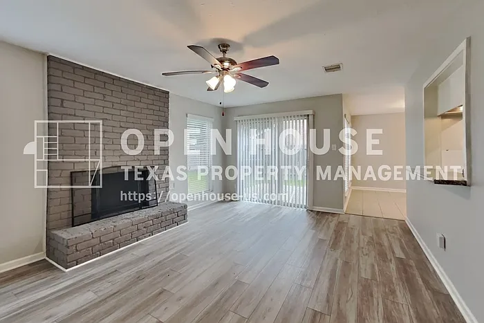 3 bed, 2.0 bath, 1442 sqft, $1,745 — Photo 4
