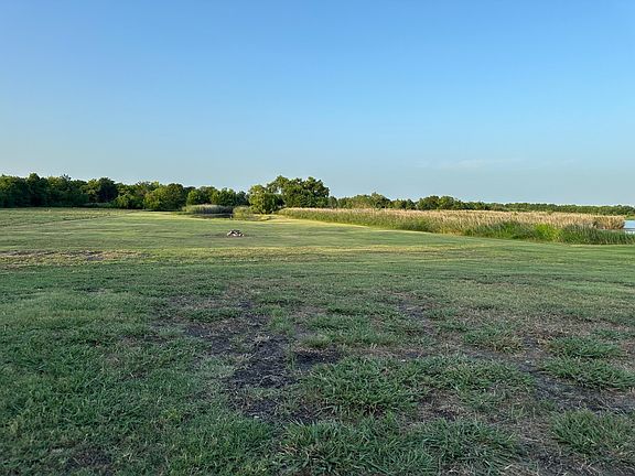 4th image of 501 S Smith Rd