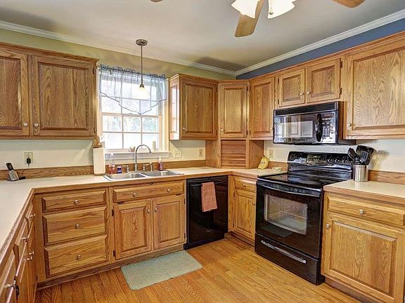 Spacious Kitchen