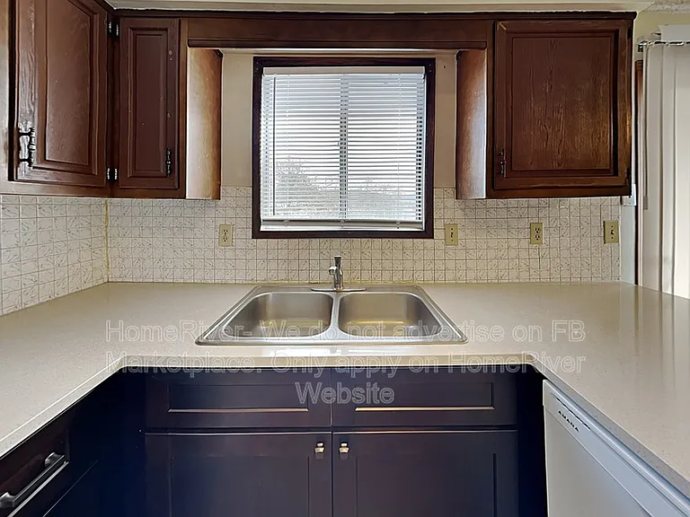12620 E 31st Ave — Photo 4
