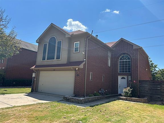 2nd image of 2114 Montclair Ln