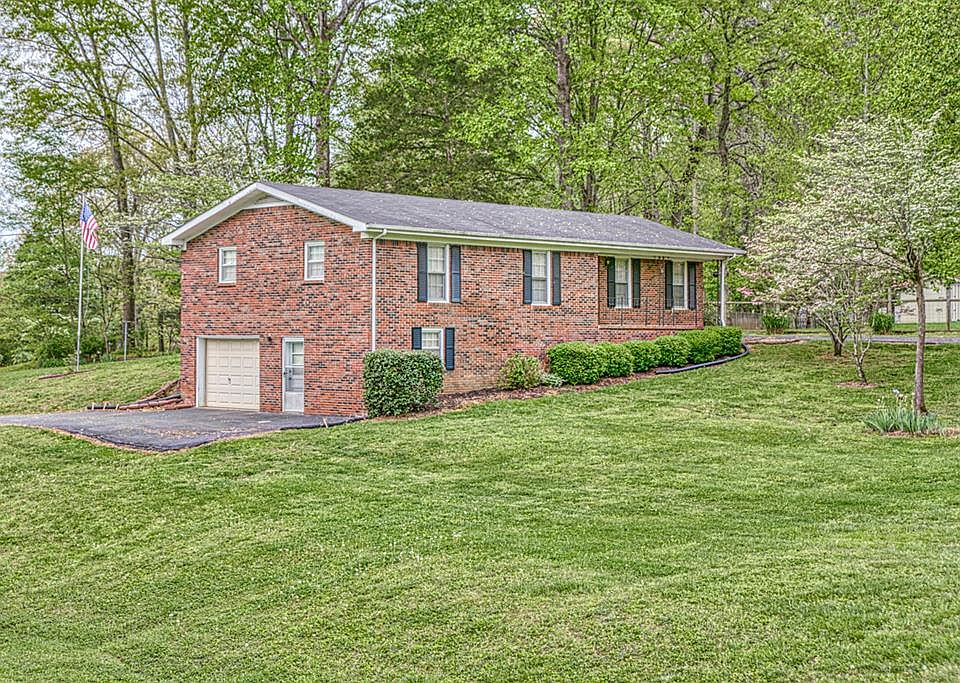 1st image of 2653 Oakwood Ln