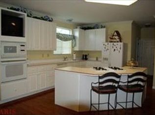 717 Hawk Run Dr, O'Fallon, MO 63368