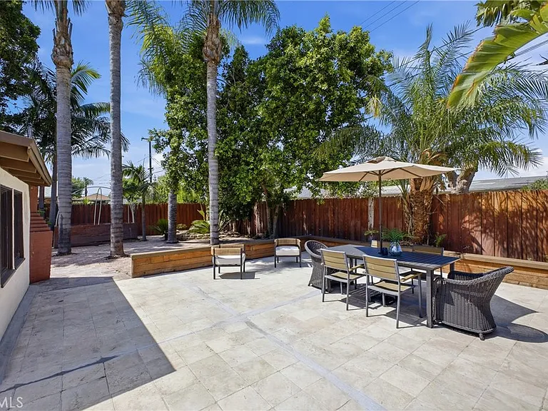 6845 Aura Ave — Photo 29