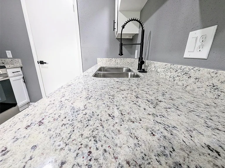 2015 Rosalee St #4 — Photo 3