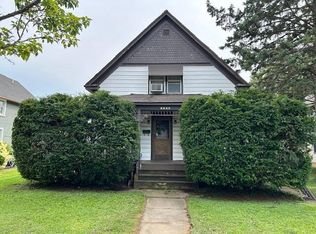 1104 Pleasant St, Lake Geneva, WI 53147