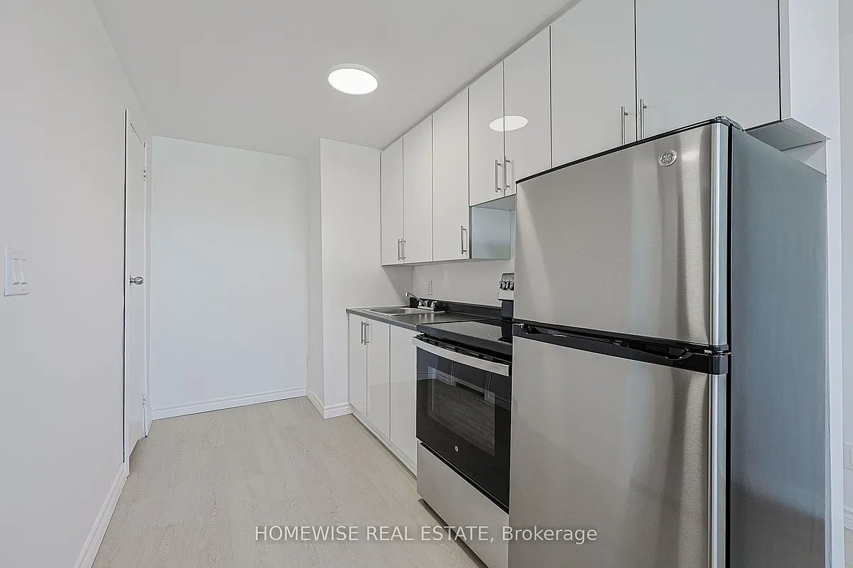 Building Photo - 2204 Dufferin St #107