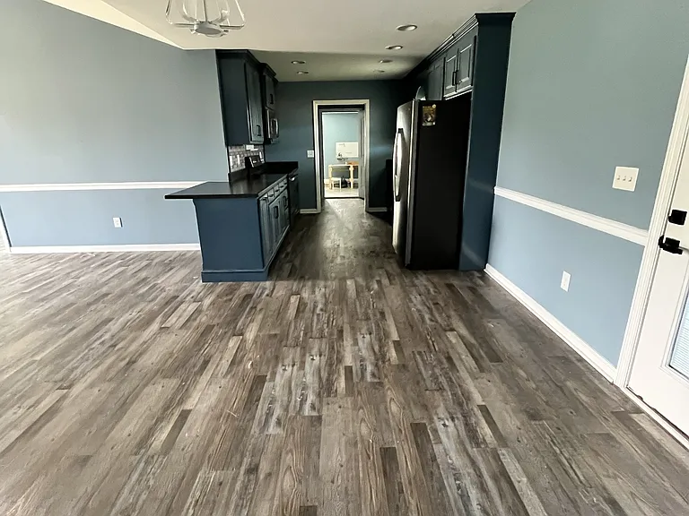605 Strawberry Dr — Photo 15