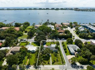 1331 S Lakeside Dr, Lake Worth, FL 33460