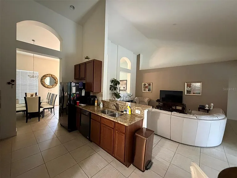 4052 Oaktree Dr — Photo 7
