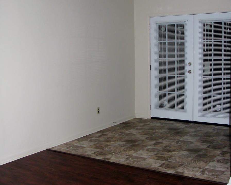 1st image of 9 Amber Ln APT B