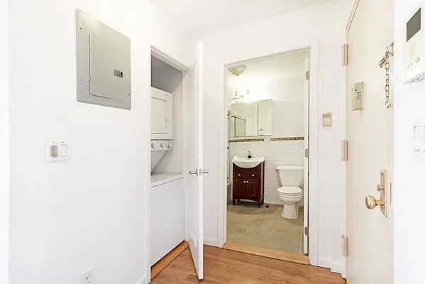 Rented by NY Space Finders Inc. | media 4
