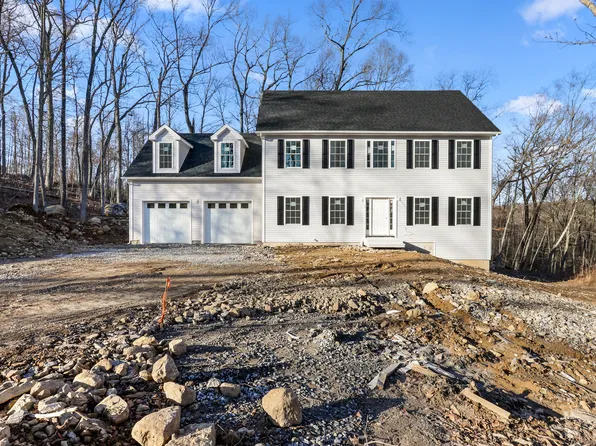 16 Charles Road, Oxford, CT 06478