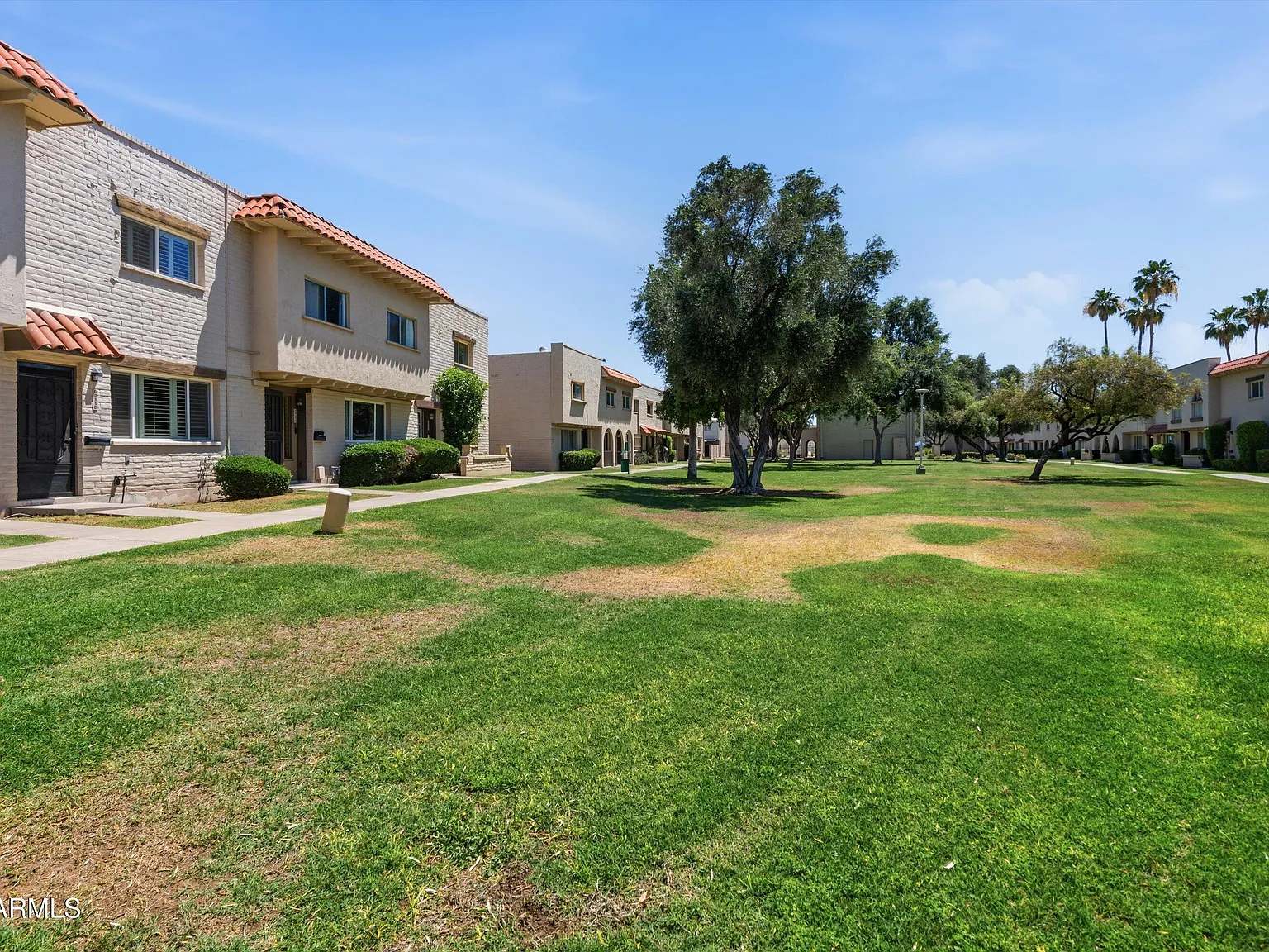 2 bed, 1.5 bath, 1120 sqft, $2,300 — Photo 4