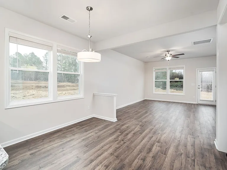 618 Count Fleet Ct — Photo 9