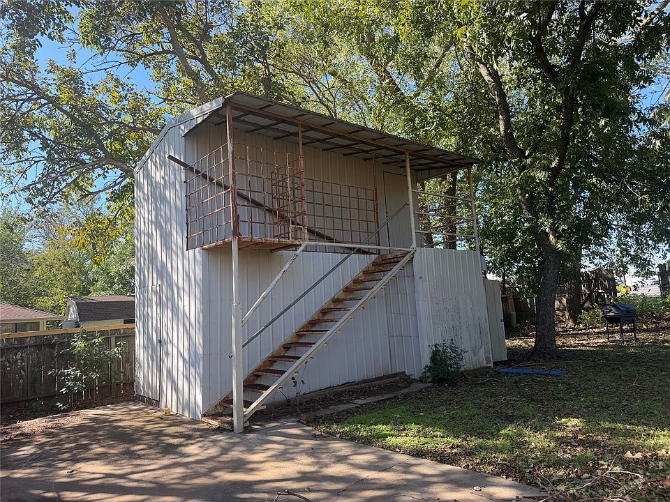 2nd image of 2405 W Club Rd
