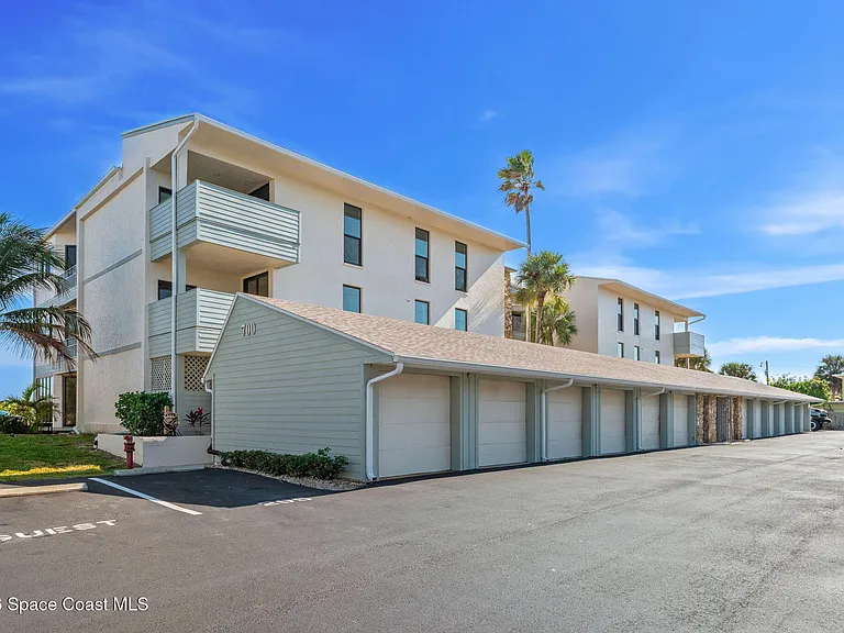 700 Wave Crest Ave #301 — Photo 4