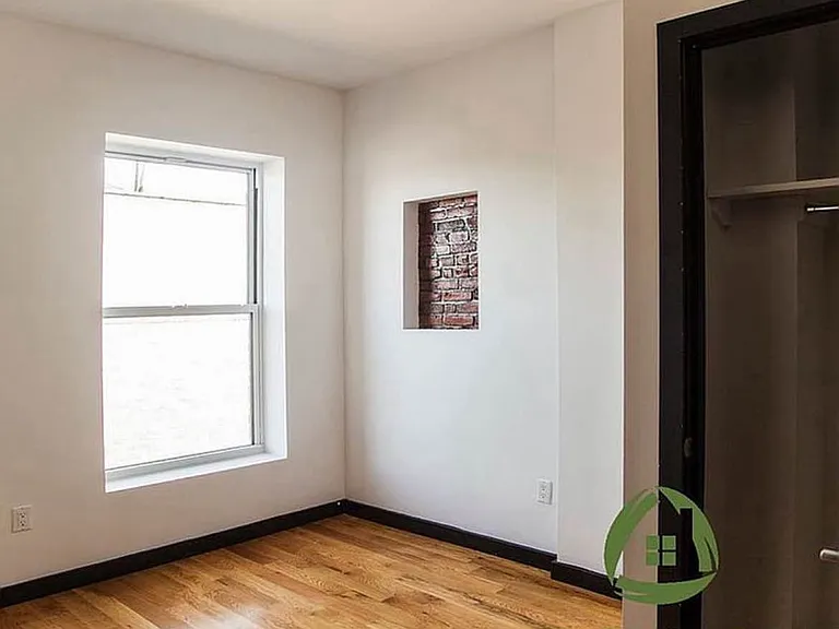 957 Kent Ave #3A — Photo 3