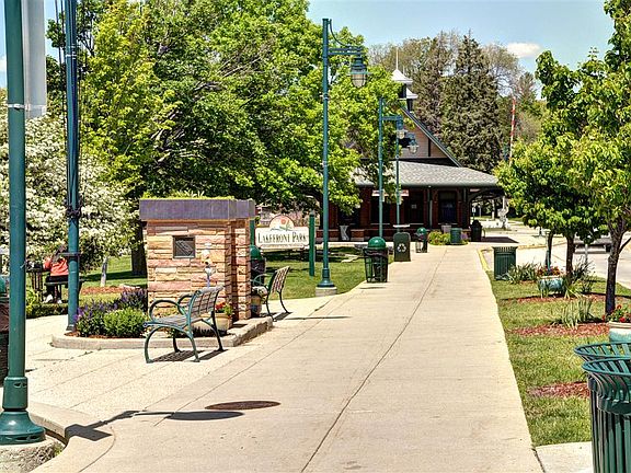 3rd image of 364 Park Hill Dr