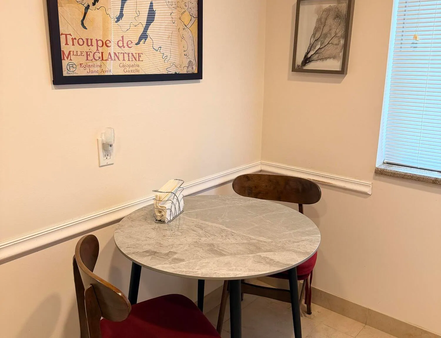 2 bed, 2.0 bath, 1005 sqft, $2,900 — Photo 3