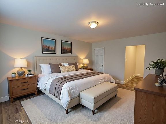 4th image of 836 E New York St #836
