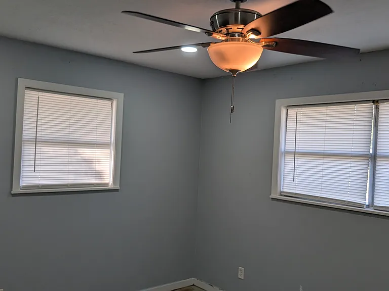 4910 Wales Dr — Photo 12