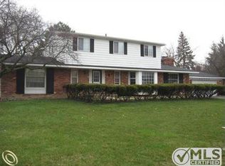 28056 Tavistock Trl, Southfield, MI 48034