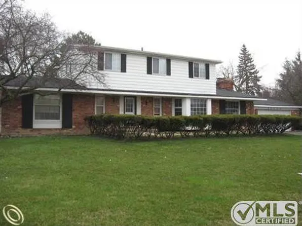 28056 Tavistock Trl, Southfield, MI 48034