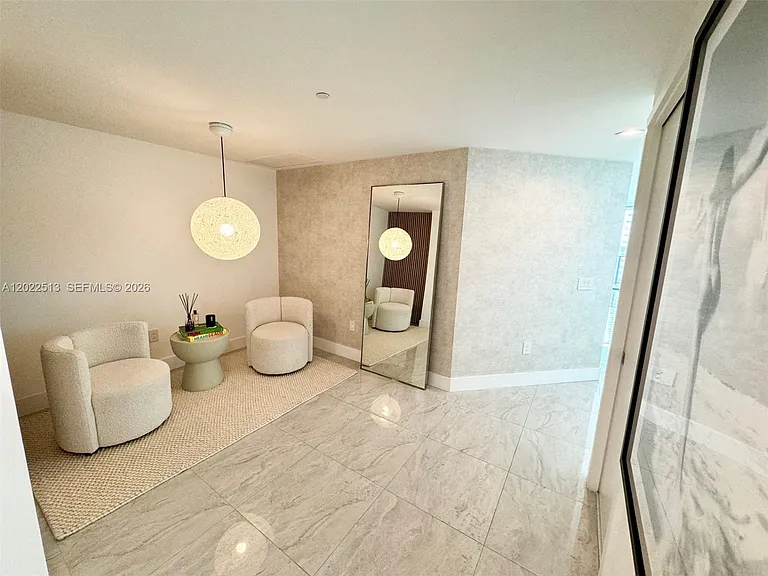650 NE 32nd St #1901 — Photo 15