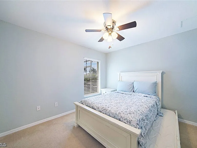 5007 SW 27th Ave — Photo 17