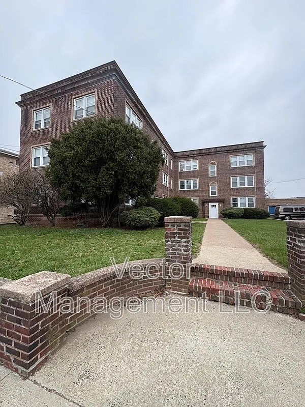 1 bed, 1.0 bath, 875 sqft, $1,500 — Photo 2