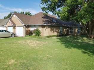 926 Bluestem Rd, Enid, OK 73703