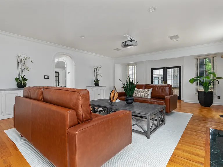 4817 Chevy Chase Blvd — Photo 8
