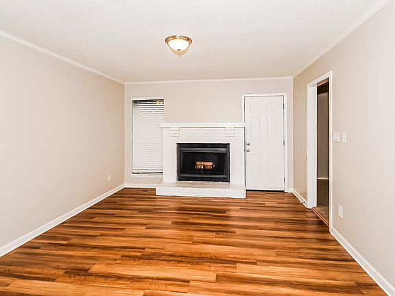 3rd image of 704 Cherry Ln