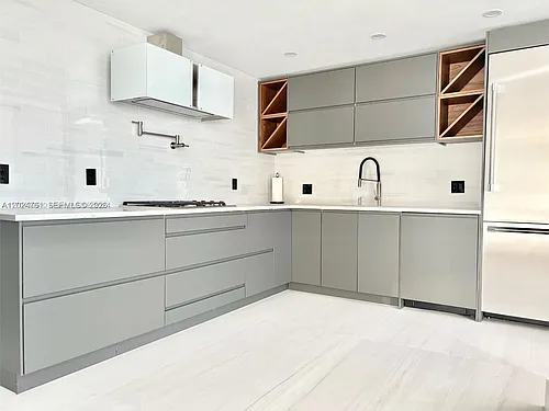 2030 S Ocean Dr Photo 1