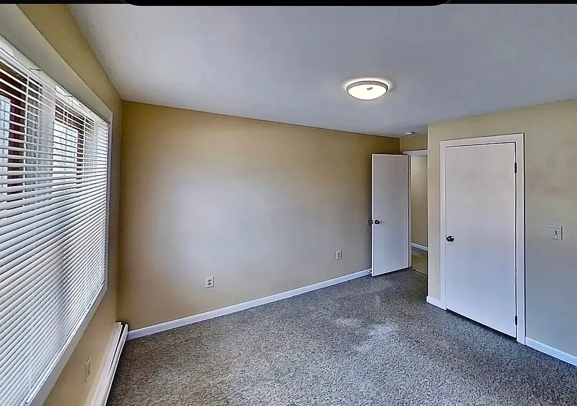 3 bed, 1200 sqft, $3,000 — Photo 3
