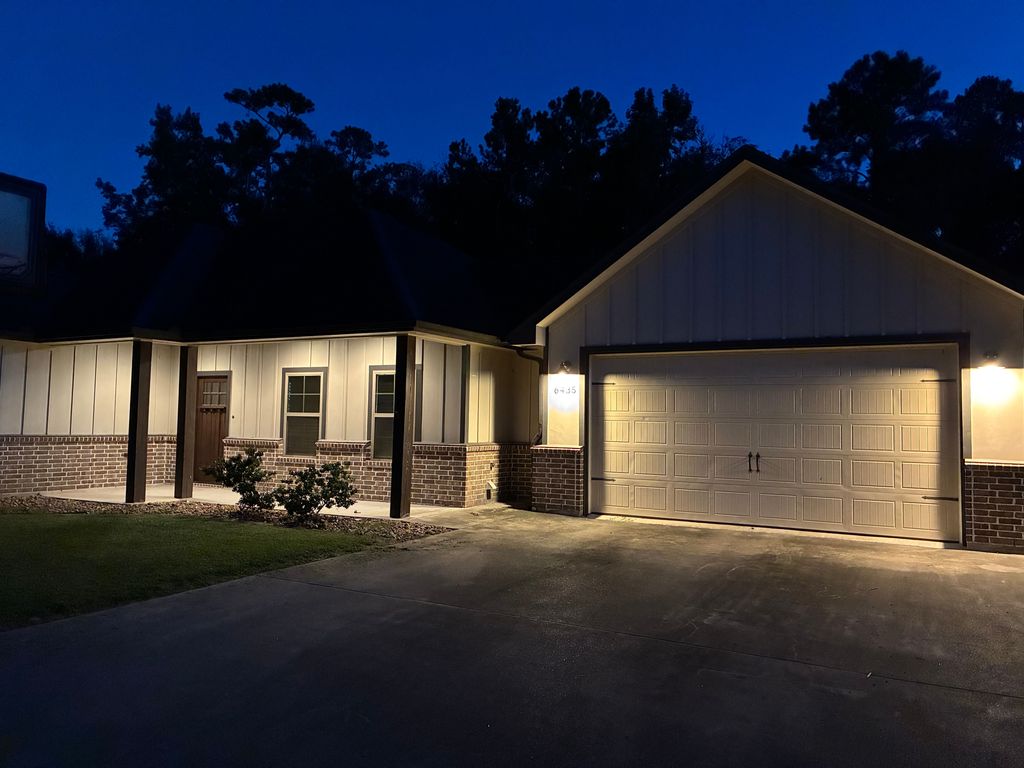 6435 Norwood - Property Image