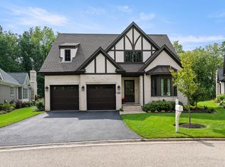 1945 Amberley Ct, Lake Forest, IL 60045